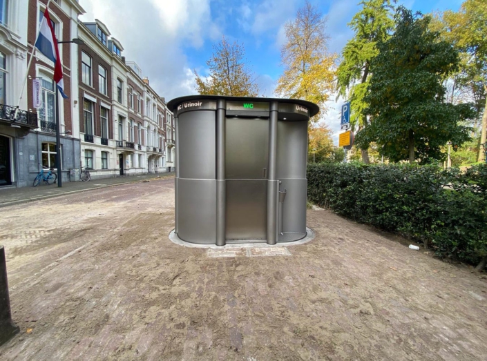 UriLift Combi is a public urinal for ladies and gentlemen